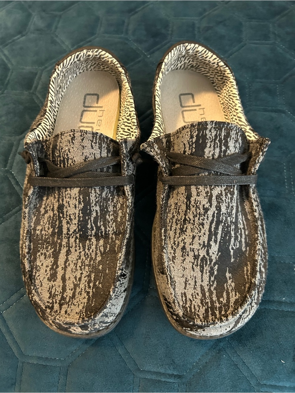 Hey Dude Wendy size 6 unique Black and Gray pattern (fit a women’s 7)